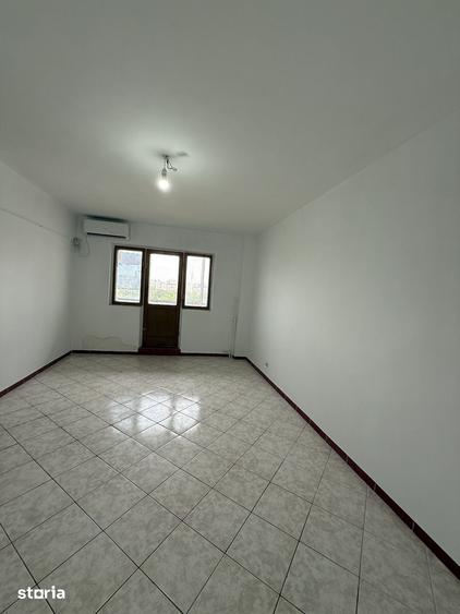 Apartament cu 2 camere decomandat în Crângași