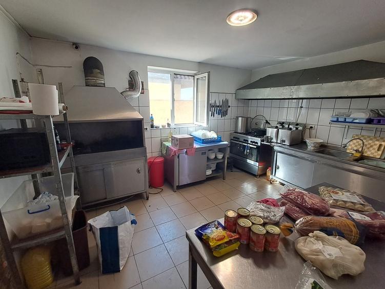Casă cu 4 camere în Tunari