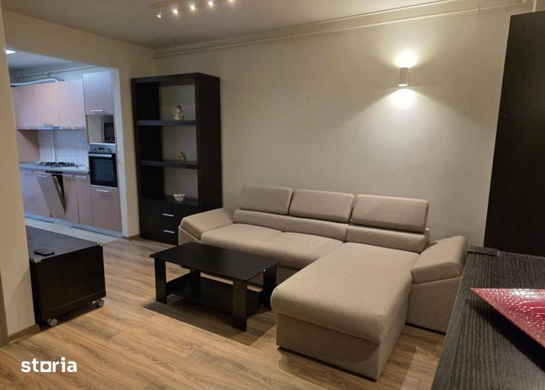 Apartament cu 3 camere semidecomandat, mobilat în Bună Ziua