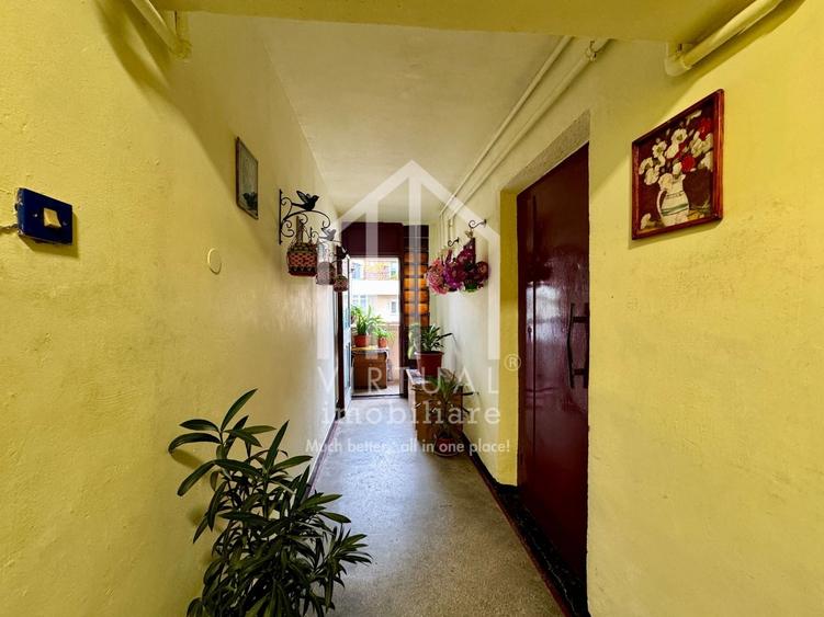 Apartament cu 4 camere decomandat în Turnișor