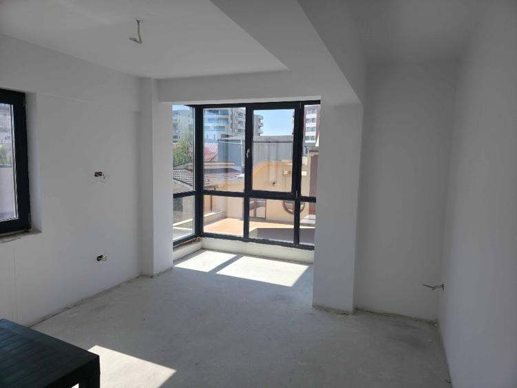 Apartament cu 2 camere decomandat în Tomis Plus