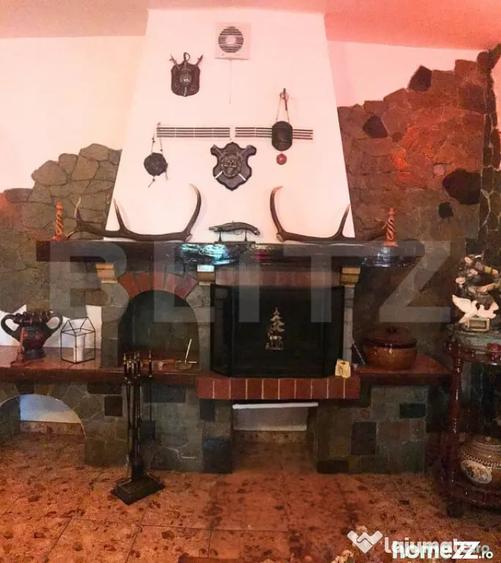 Casă cu 5 camere cu Teren 3000 Mp în Central