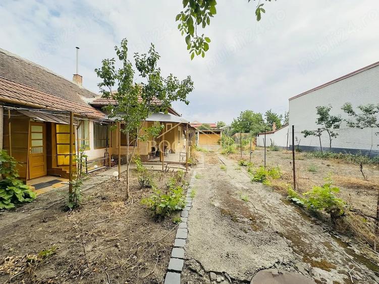 Casă cu 5 camere cu Teren 1150 Mp în Mircea cel Bătrân