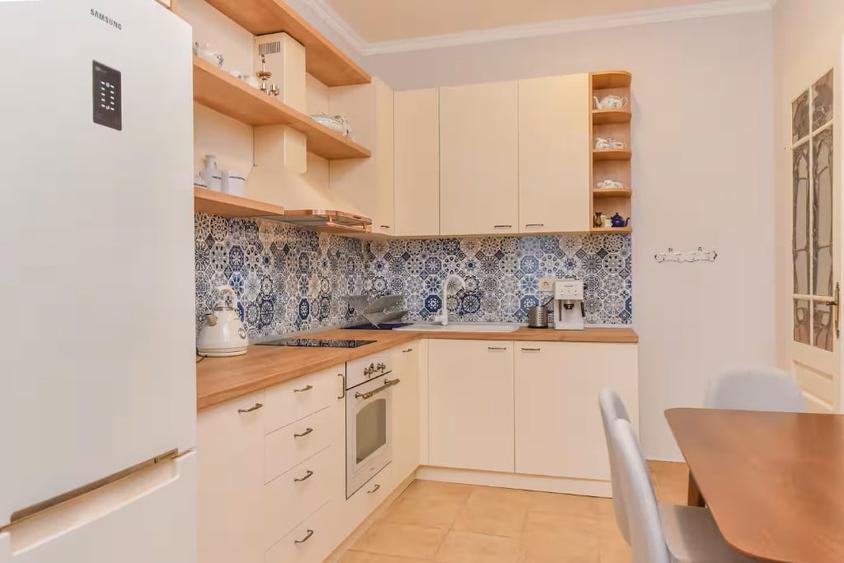 Apartament cu 3 camere decomandat în 1 Mai
