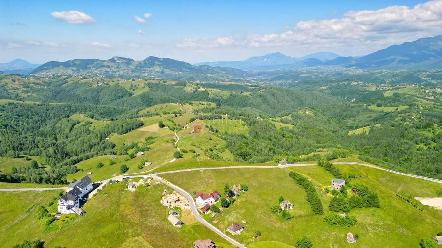 Teren Construcții intravilan de 13000 mp, în Șirnea