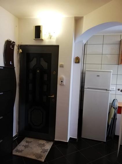 Apartament cu 2 camere semidecomandat în Sârbi