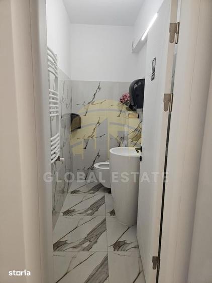 Casă cu 6 camere cu Teren 141 Mp în Obor