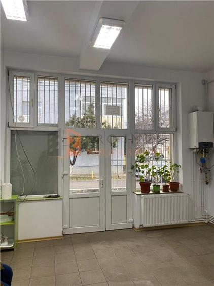 Spațiu comercial, de 35 mp, în Broșteni