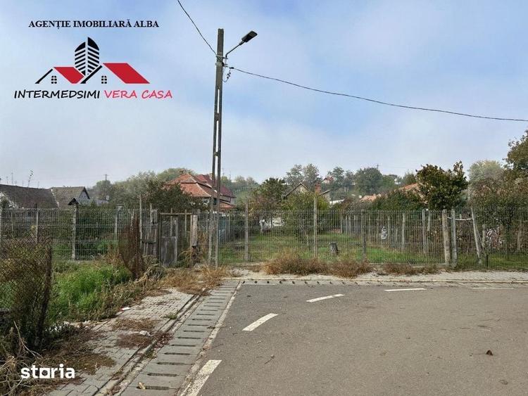 Casă cu 4 camere cu Teren 922 Mp în Teiu
