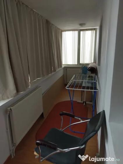 Apartament cu 3 camere decomandat în Ștefan cel Mare