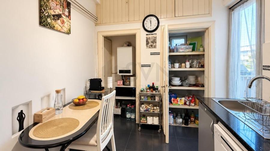 Apartament cu 3 camere semidecomandat, mobilat în Armeneasca