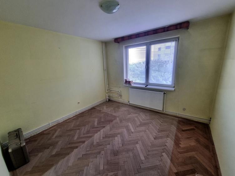 Apartament cu 2 camere semidecomandat în Tomis II
