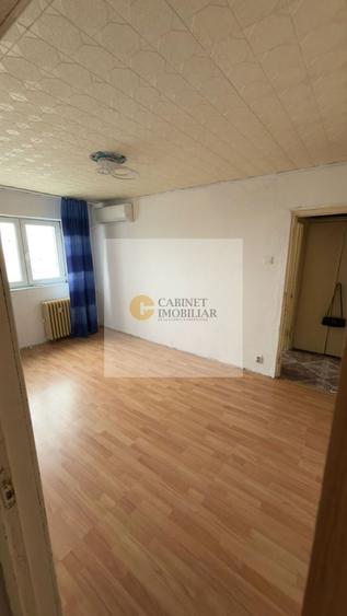 Apartament cu 3 camere semidecomandat în Giulești