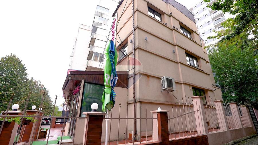 Casă individuală cu 12 camere cu Teren 212 Mp în Calea Călărașilor