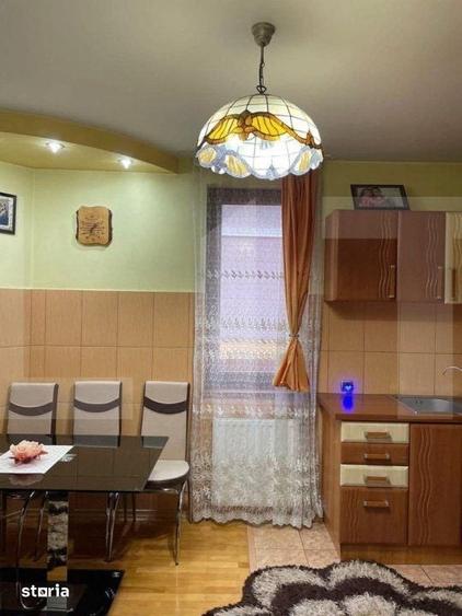 Casă cu 5 camere cu Teren 800 Mp în Central