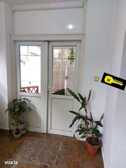 Casă cu Teren 646 Mp în Rogerius