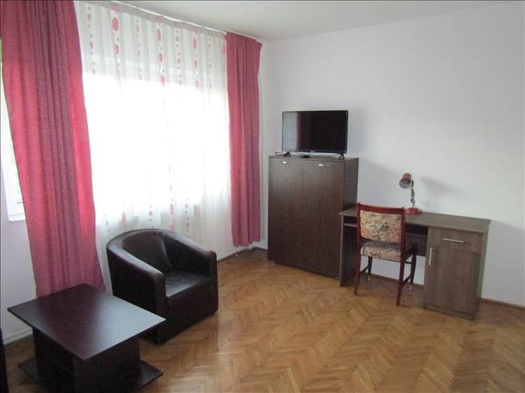 Apartament doua camere, decomandat, central , str. Noica - 3