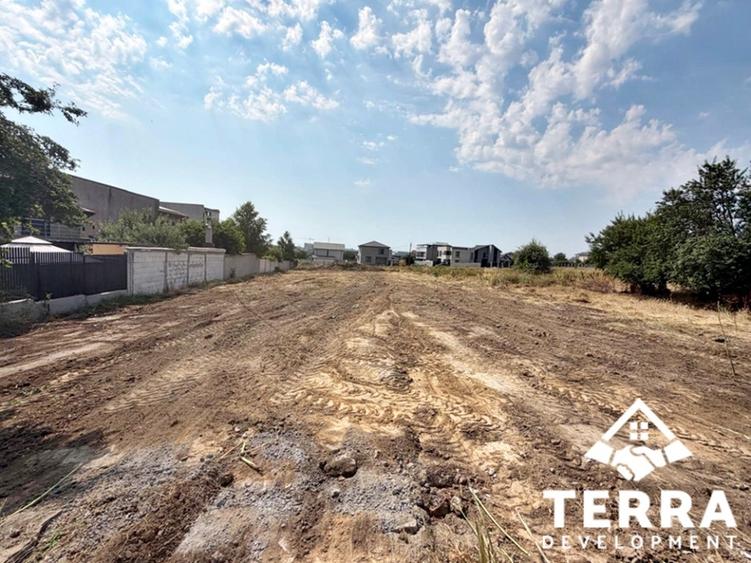 Teren Construcții intravilan de 1238 mp, în Sud