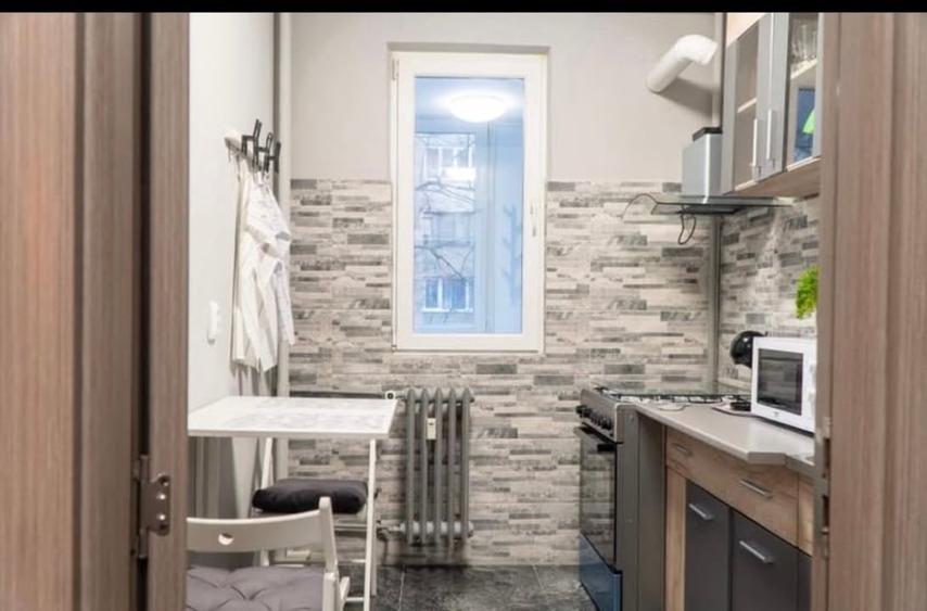 Apartament cu 2 camere semidecomandat, mobilat în Alexandru Obregia