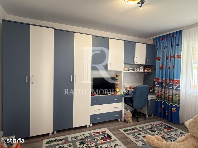 Casă cu 4 camere decomandat în Oncea