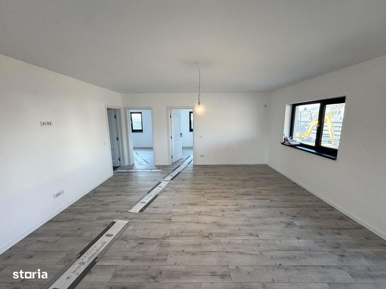Casă cu 4 camere în Valea Ursului