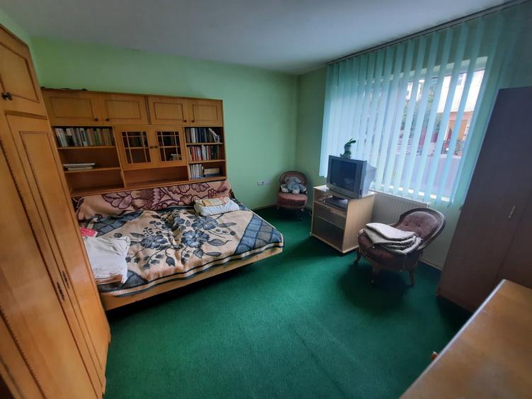 Duplex cu 5 camere cu Canalizare în Gruia