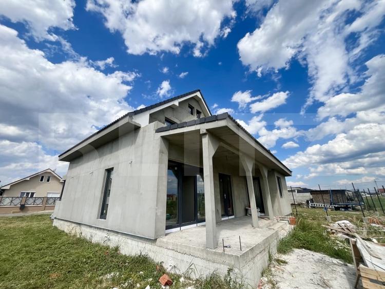 Casă individuală cu 5 camere cu Canalizare în Cihei