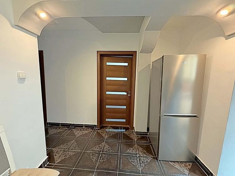 Apartament cu 2 camere decomandat, mobilat în 9 Mai