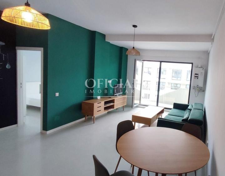 Apartament cu 2 camere semidecomandat, mobilat în Florești