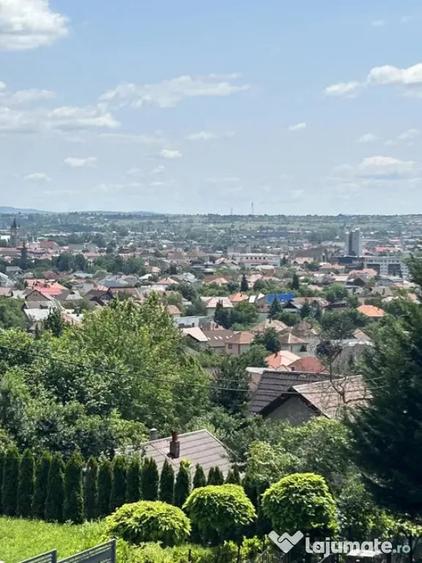 Teren de 886 mp, în Valea Roșie
