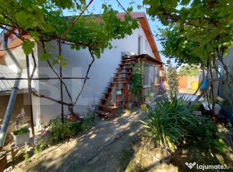 Casă cu 3 camere cu Teren 950 Mp în Șimnicu de Sus
