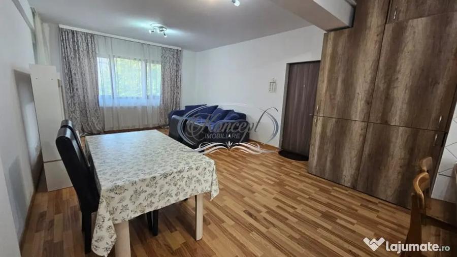 Apartament cu 3 camere semidecomandat în Europa