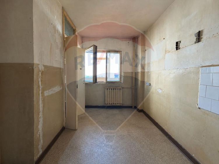 Apartament cu 2 camere decomandat în Faleză
