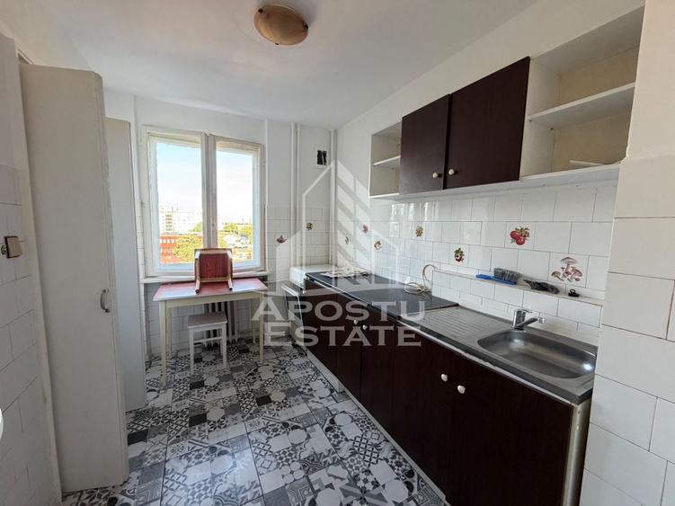 Apartament cu 3 camere semidecomandat, mobilat în Iosefin