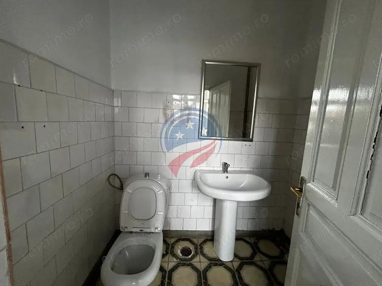 Casă cu 8 camere cu Teren 117 Mp în Ultracentral