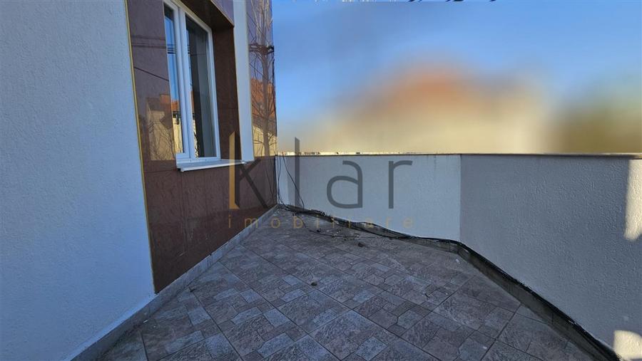 Casă individuală cu 10 camere cu Canalizare în Zorilor