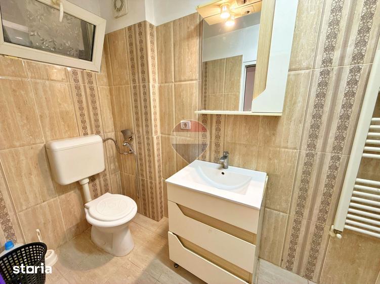 Casă cu 5 camere cu Teren 133 Mp în Drăgășani
