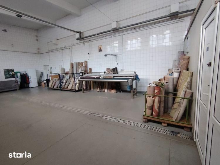 Spațiu comercial, de 300 mp, în Rovine