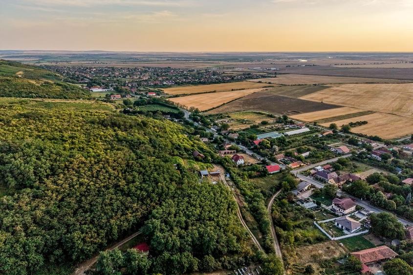 Teren Construcții intravilan de 1150 mp, în Miniș