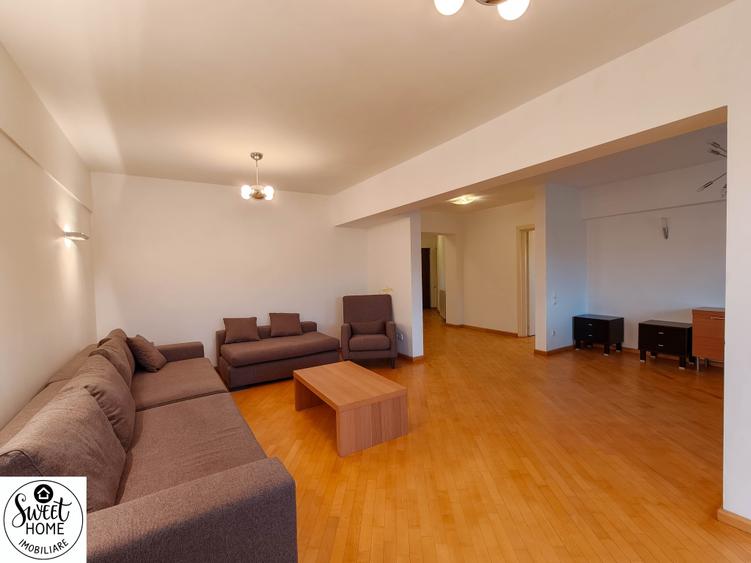 Apartament cu 5 camere decomandat în Unirii