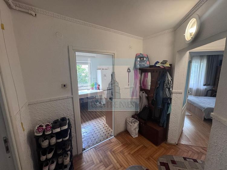 Apartament cu 2 camere decomandat în Tractorul