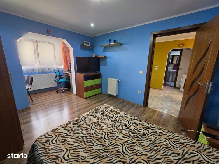 4 camere, zona Favorit, etaj intermediar, 2 balcoane, mobilat, utilat - 2