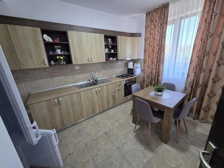 Casă cu 4 camere cu Teren 2000 Mp în Agighiol