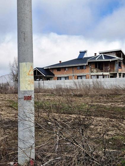 Teren agricol extravilan de 5000 mp, în Vărăști