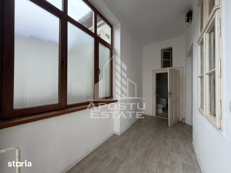 Casă cu 2 camere cu Teren 300 Mp în Girocului