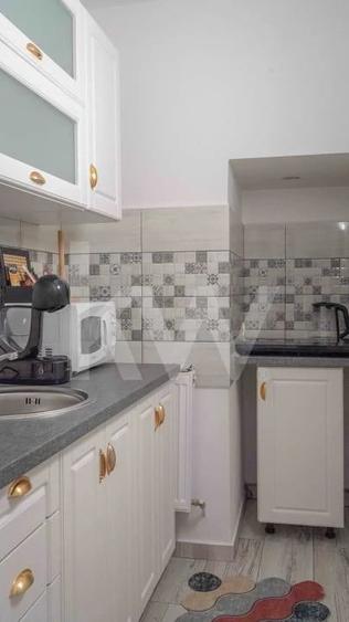 Apartament cu 3 camere semidecomandat în Central