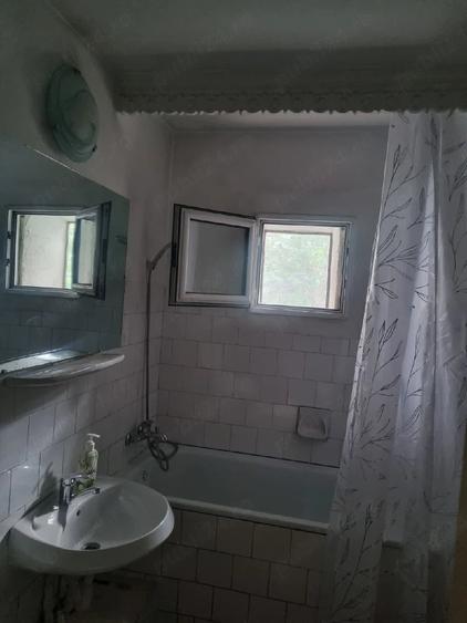 Apartament cu 3 camere decomandat în Canta
