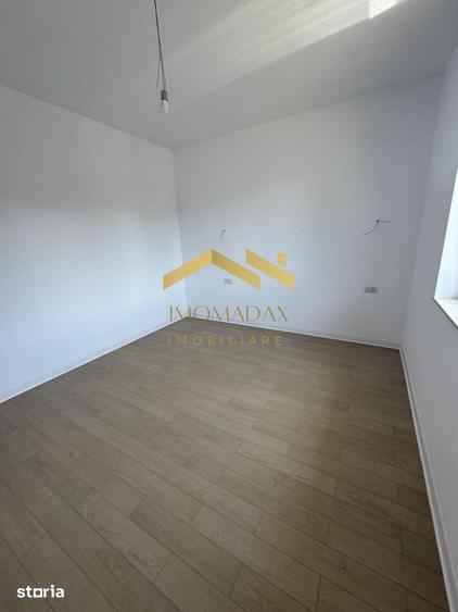 Casă cu 4 camere cu Teren 400 Mp în Sânmihaiu Român