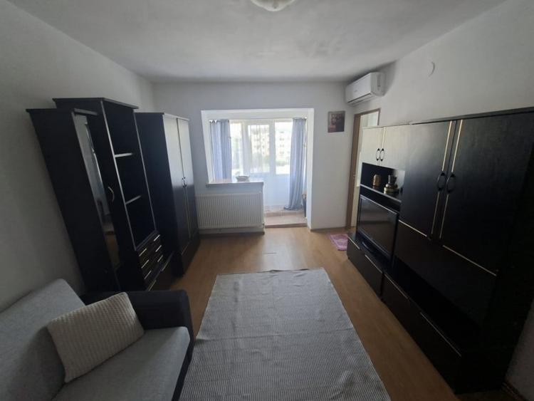 Garsonieră semidecomandată în Rovine