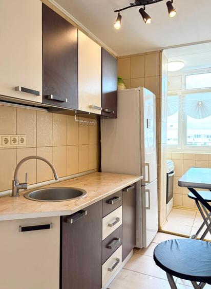 Apartament cu 3 camere semidecomandat în Drumul Taberei